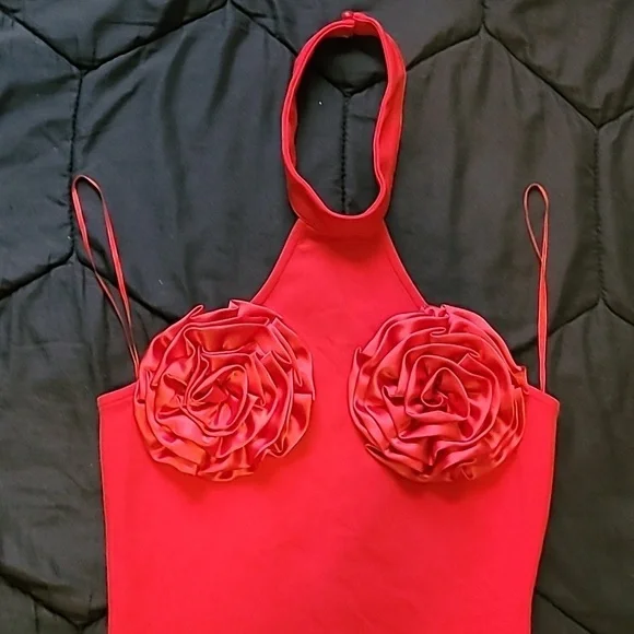 Red flower dress 😍 ♥️ ✨️ - Picture 2 of 11